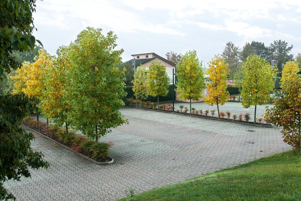 Best Western Hotel Leonardo Da Vinci Erba Exterior foto